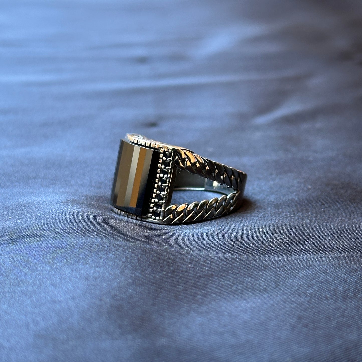 Shinny Onyx Stone Tukish Ring