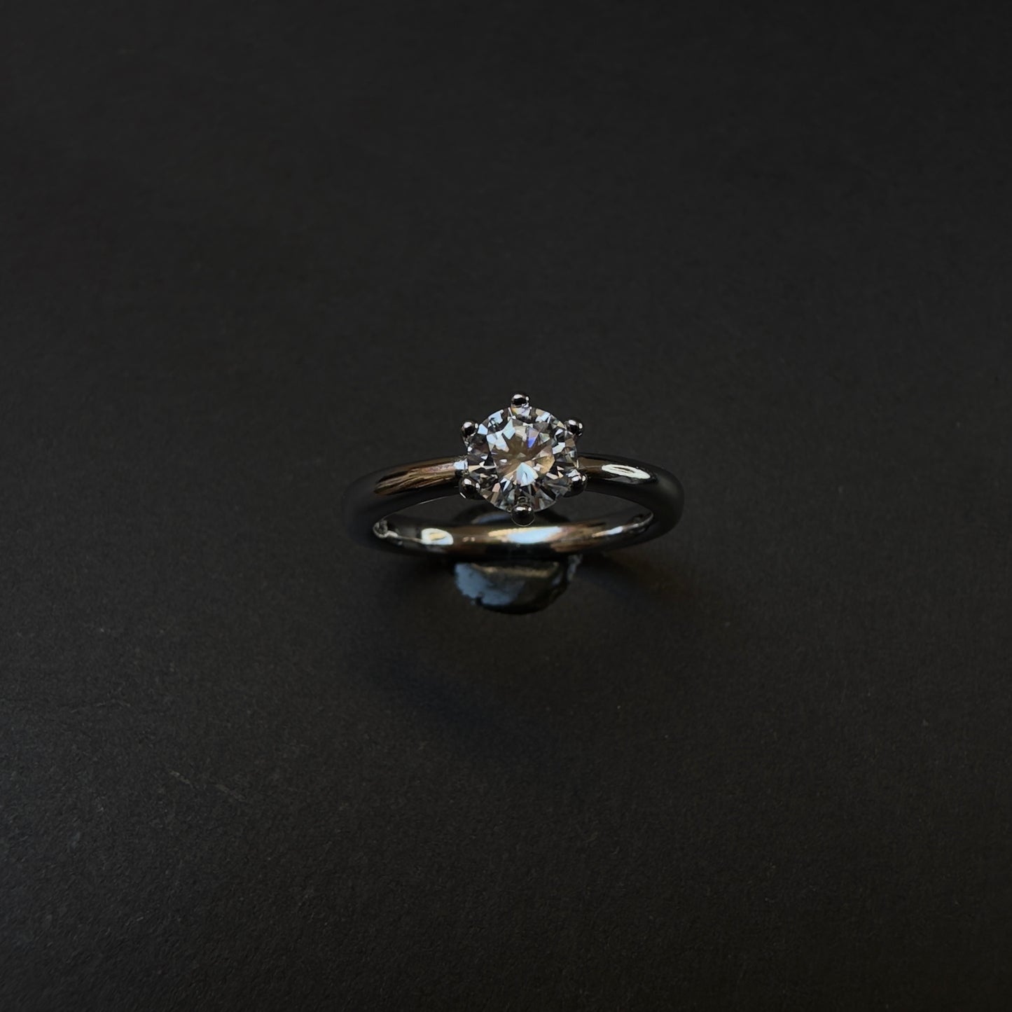 Glamour Shine Moissanite Diamond (925) Silver Ring